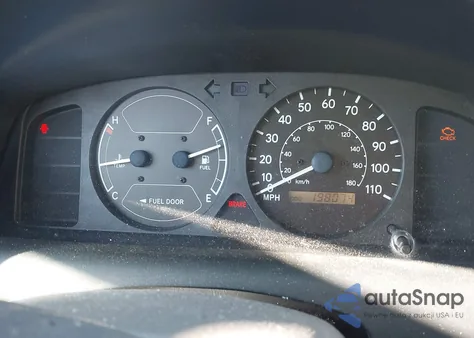 2000 Chevrolet Prizm from USA, damaged, VIN 1Y1SK5284YZ427445